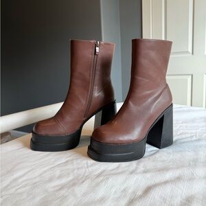 Cider Brown Heeled Boots with Polished Leather